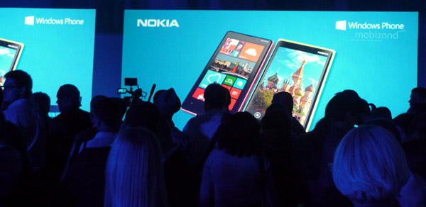 Презентация Nokia Lumia 820/920 в Москве