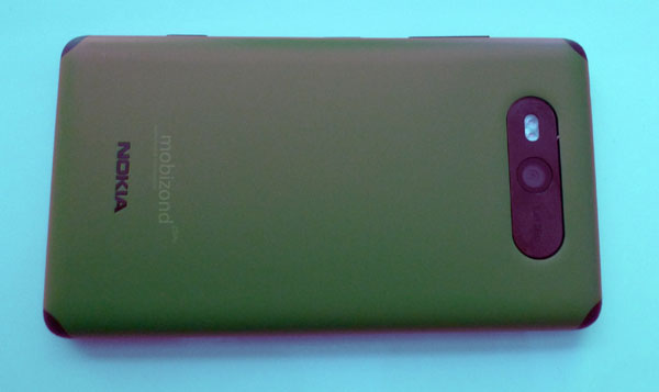 Nokia Lumia 820 защищённая панелька