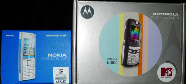 Коробка Nokia X2 и коробка Motorola E398